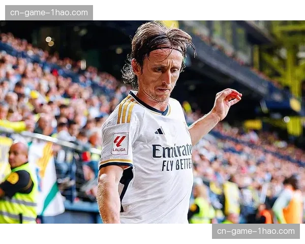 皇家马德里客场2-0击败比利亚雷亚尔 全队高位逼抢战术促成连续零封